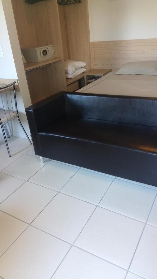 Golden Dolphin Express 5Pessoas Mais 1 Crianca Ate 5 Anos Com Toalhas E Roupas De Cama,Lencois, Travesseiros E Fronhas E 3 Parques Aquaticos Termais Limpeza Impostos E Taxas Ja Incluso Caldas Novas Zimmer foto